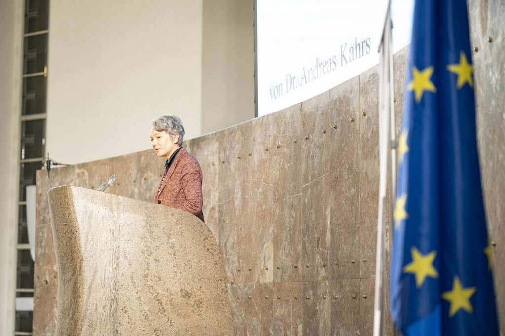 Gedenkveranstaltung_Massendeportation_Ina_ Hartwig_copyright_Stadt_Frankfurt_am_Main_Salome_Roessler.JPG